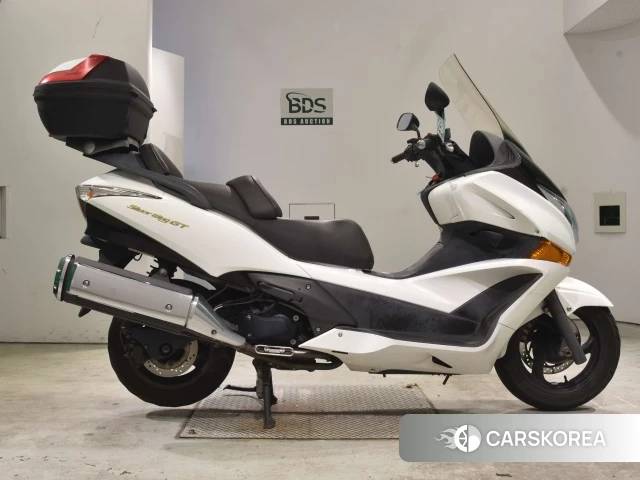 Проданный Honda SILVER WING 600 GT 2013 из Японии, фото 2