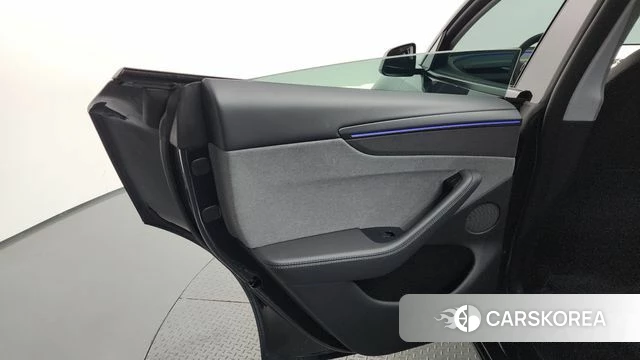 Tesla Model Y id 4413850 из Кореи 17