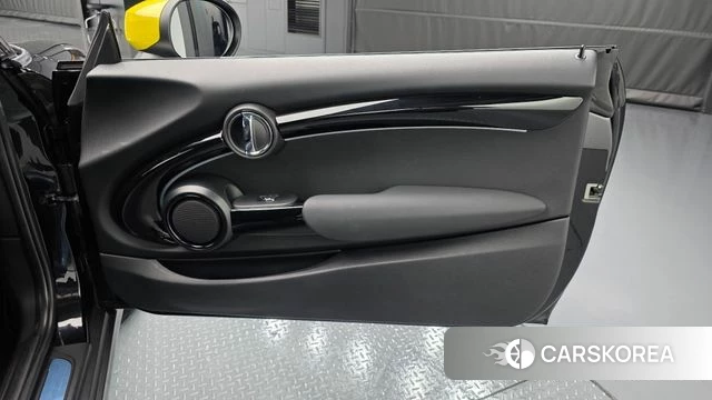 Mini Cooper Electric id 4244103 из Кореи 17