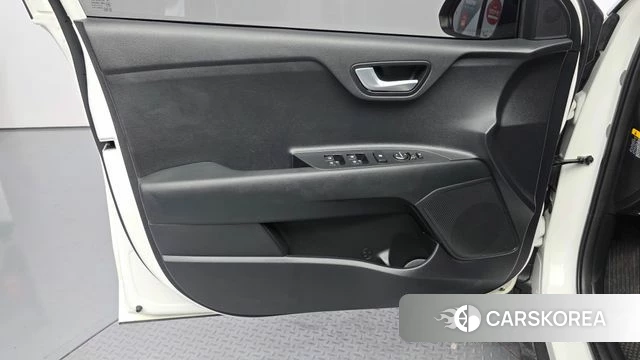 Kia Stonic id 4672860 из Кореи 17