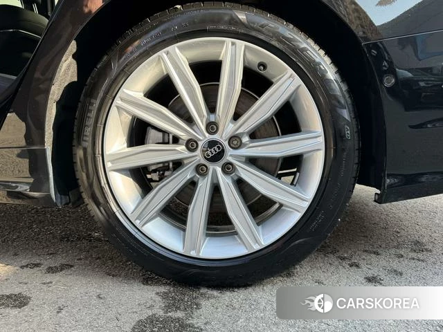 Audi A6L id 4321230 из Китая 17