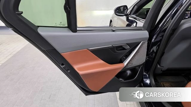 BMW 5 Series (G60) id 4394386 из Кореи 17