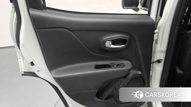 Jeep Renegade id 4525370 из Кореи 17