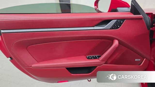 Porsche 911(992) id 4899200 из Кореи 17