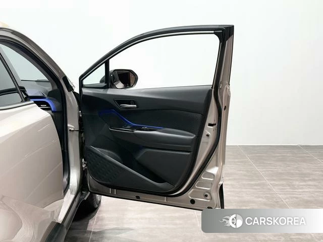 Toyota C-HR id 4273851 из Китая 17