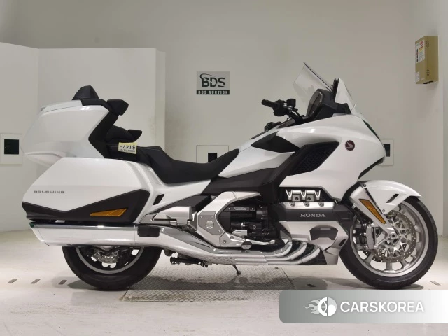 Проданный Honda GL1800 TOUR DCT 2024 из Японии