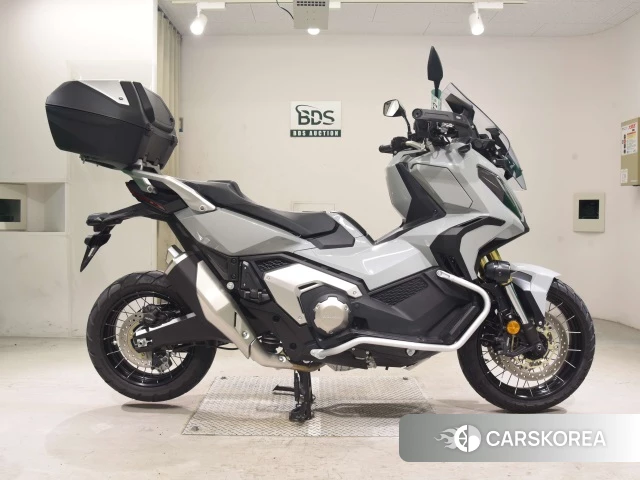 Проданный Honda X-ADV 750 2023 из Японии