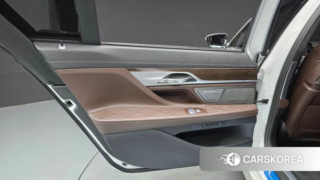 BMW 7 Series (G11) id 4225151 из Кореи 17