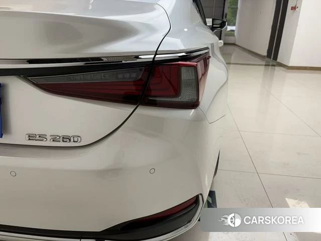 Lexus ES id 4276674 из Китая 17