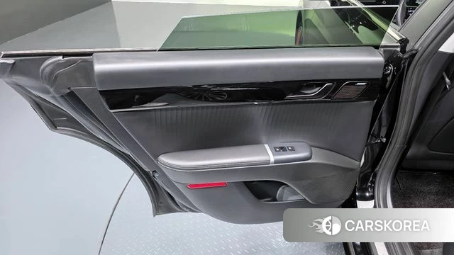 Hyundai Grandeur (GN7) id 4230332 из Кореи 17