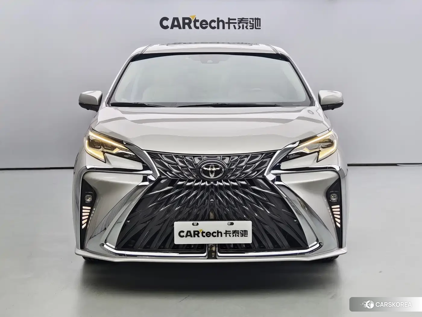 Toyota Sienna id 4629576 из Китая 17