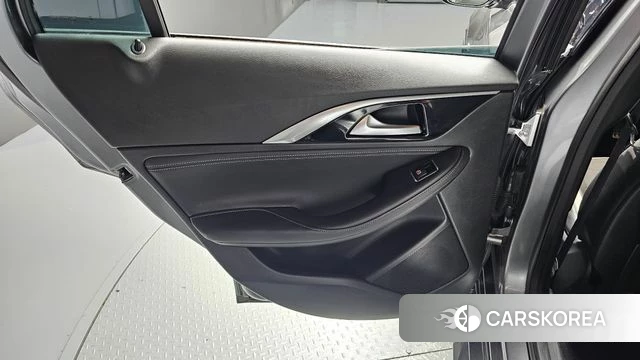 Infiniti Q30 id 4345319 из Кореи 17