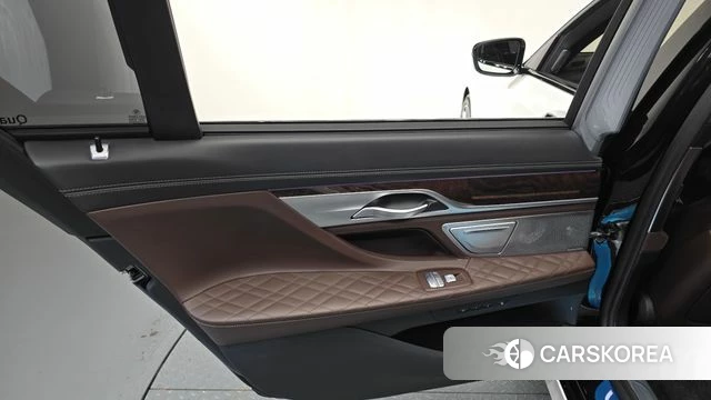 BMW 7 Series (G11) id 4657977 из Кореи 17