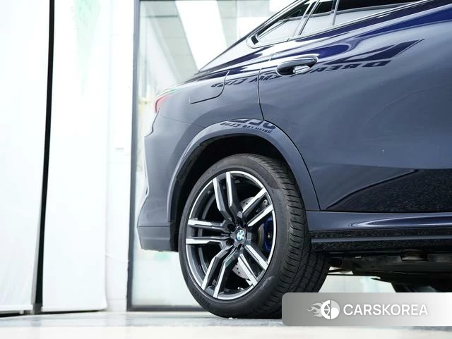 BMW X6 M id 4301012 из Китая 17