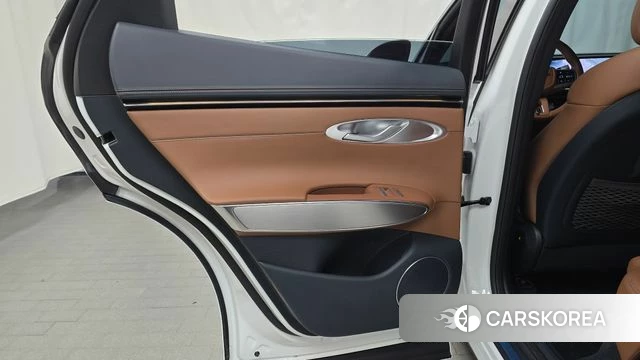 Genesis GV70 id 4456382 из Кореи 17