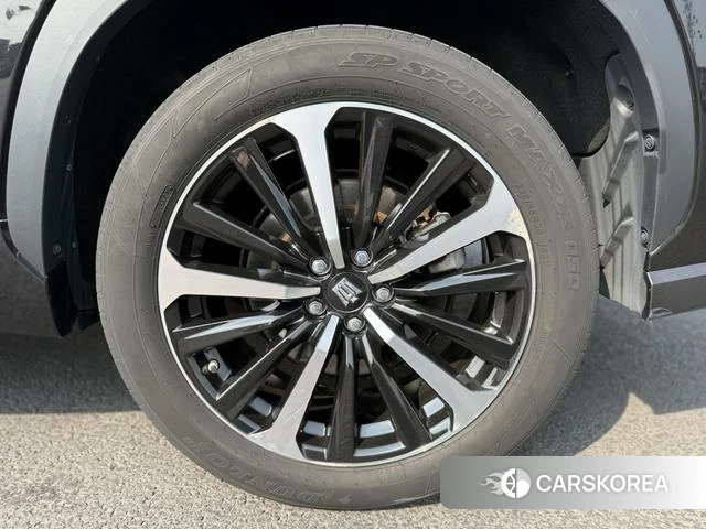 Toyota Crown Lufang id 4190548 из Китая 17
