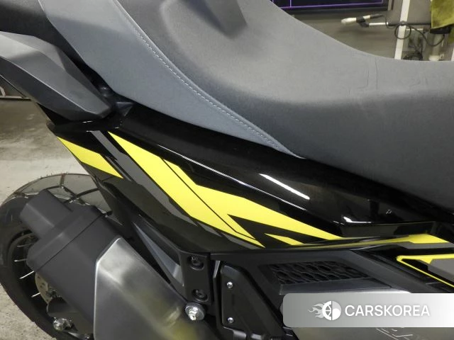 Honda X-ADV 750 id 3949794 из Японии 17