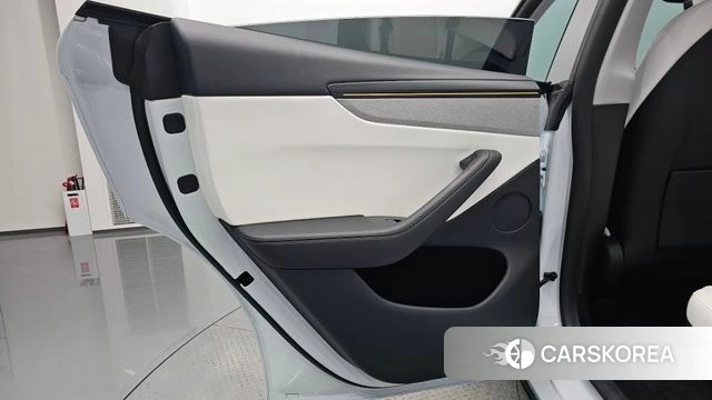 Tesla Model Y id 4686415 из Кореи 17
