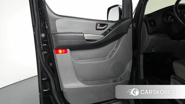 Hyundai The New Grand Starex id 4568487 из Кореи 17