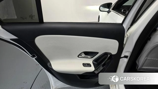 Mercedes-Benz A-Class W177 id 4551018 из Кореи 17