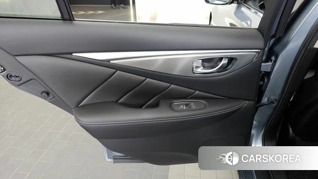 Infiniti Q50 id 4620673 из Кореи 17
