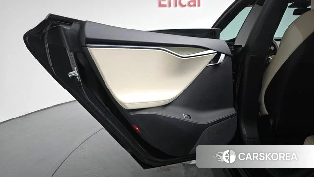 Tesla Model S id 4568139 из Кореи 17