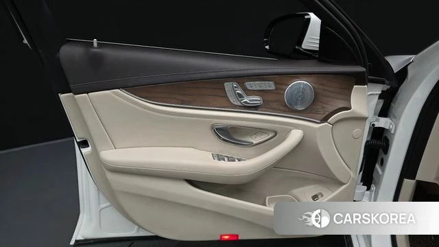 Mercedes-Benz E-Class W213 id 4850161 из Кореи 17