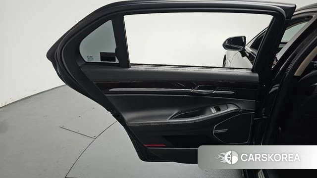 Genesis G90 id 4268934 из Кореи 17