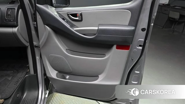 Hyundai The New Grand Starex id 4501627 из Кореи 17