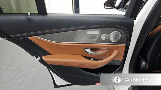 Mercedes-Benz E-Class W213 id 4794569 из Кореи 17