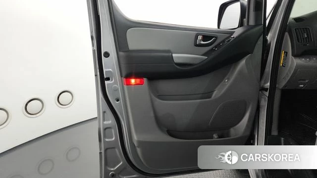 Hyundai The New Grand Starex id 4470725 из Кореи 17
