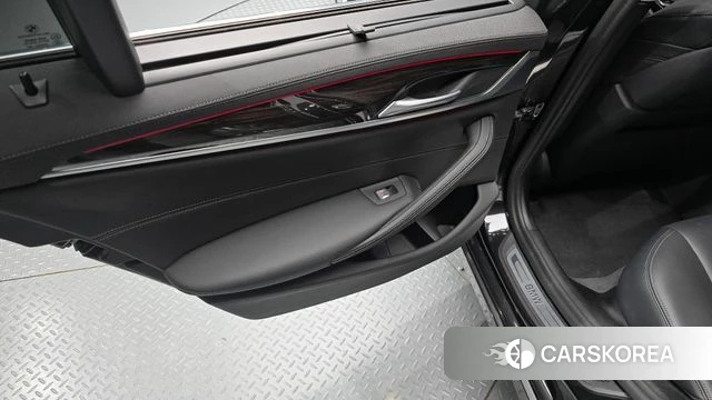 BMW 5 Series (G30) id 4898885 из Кореи 17