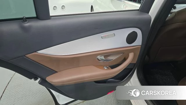 Mercedes-Benz E-Class W213 id 4356115 из Кореи 17