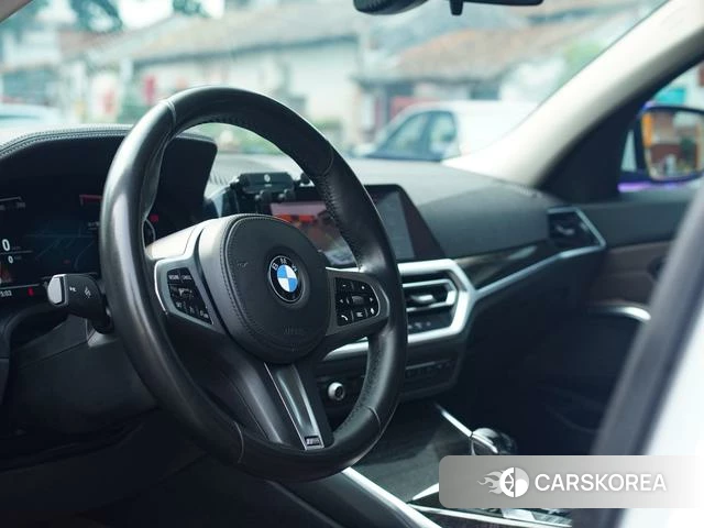 BMW 3 series id 3890792 из Китая 17