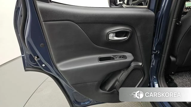 Jeep Renegade id 4388259 из Кореи 17