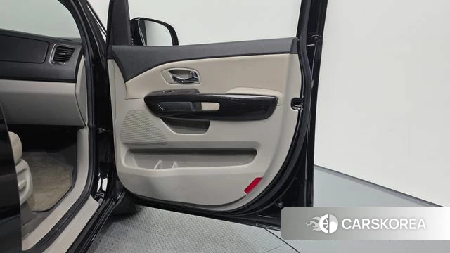 Kia The New Carnival id 4918566 из Кореи 17