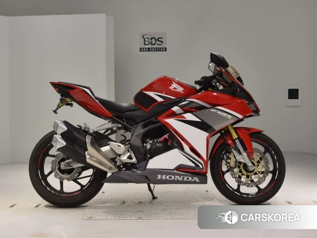 Проданный Honda CBR250RR 2017 из Японии, фото 2