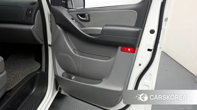 Hyundai The New Grand Starex id 4384847 из Кореи 17
