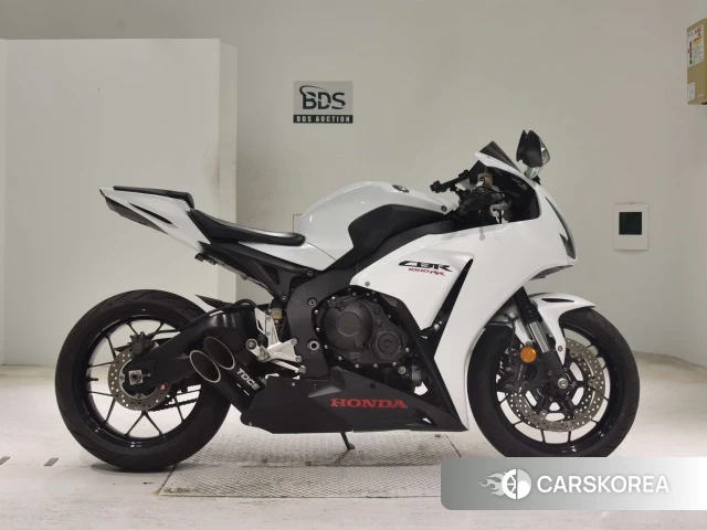 Проданный Honda CBR1000RR 2017 из Японии