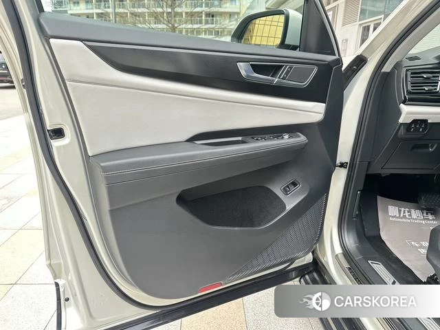 Volkswagen Tourang id 4264166 из Китая 17