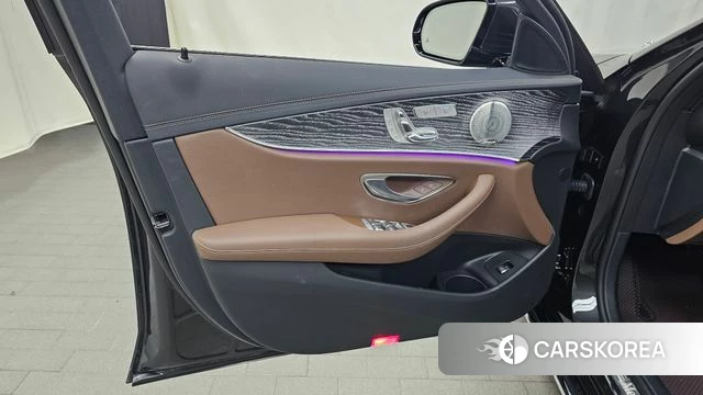 Mercedes-Benz E-Class W213 id 4533797 из Кореи 17