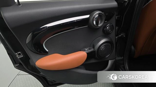Mini Cooper S id 4730265 из Кореи 17