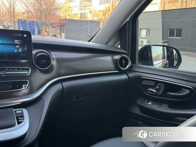 Mercedes-Benz V-class id 4264837 из Китая 17