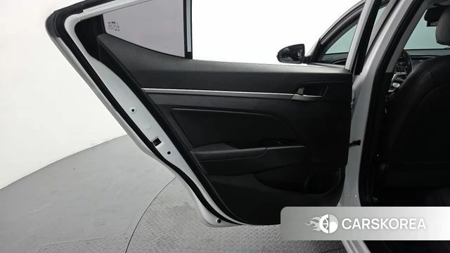 Hyundai Avante AD id 4378105 из Кореи 17