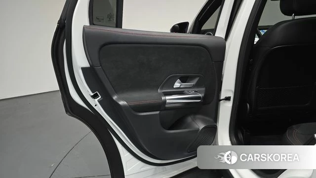 Mercedes-Benz GLA - Class H247 id 4529369 из Кореи 17