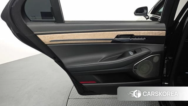 Genesis G90 id 4294650 из Кореи 17