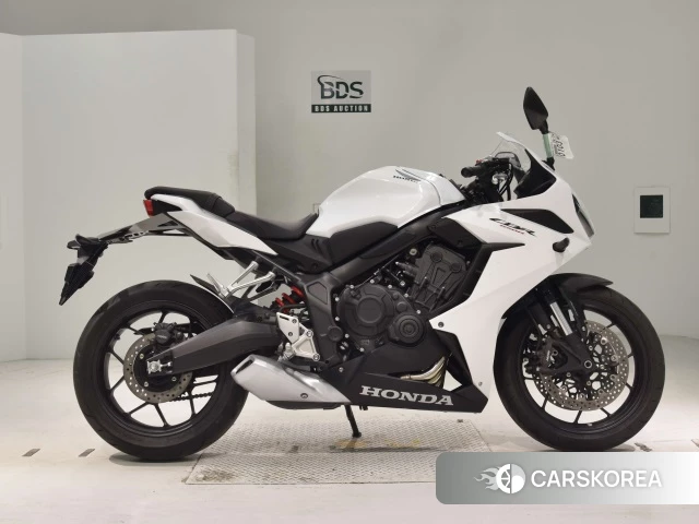 Проданный Honda CBR650R 2023 из Японии