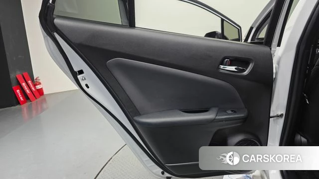 Toyota Prius 4th Generation id 4303695 из Кореи 17