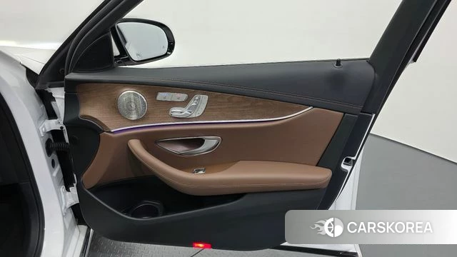 Mercedes-Benz E-Class W213 id 4591228 из Кореи 16