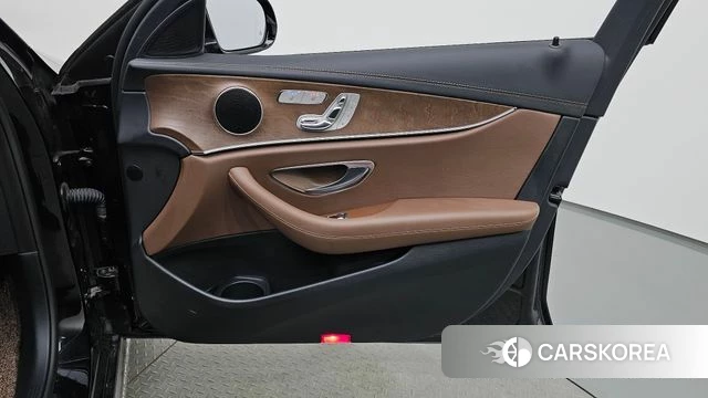 Mercedes-Benz E-Class W213 id 4864334 из Кореи 17